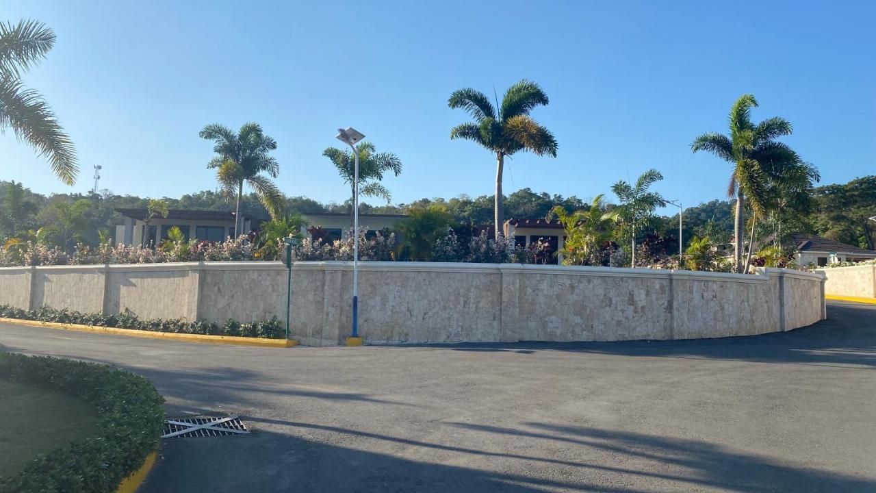 The Roseville Ocho Rios Luaran gambar